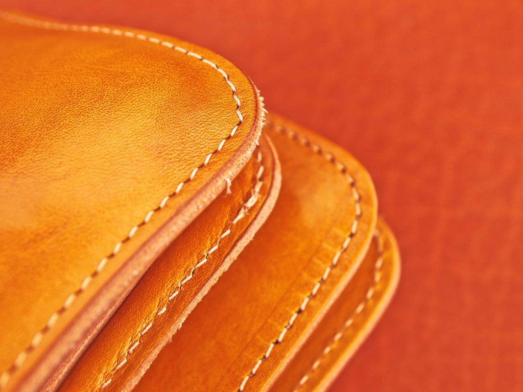 How to Identify a High-quality Leather Wallet Best Guide